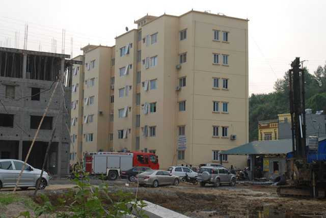 Lực lượng cảnh sát phòng cháy chữa cháy và tìm kiếm cứu nạn Công an tỉnh Lào Cai có mặt ngay sau khi nhận được thông tin để khắc phục hậu quả và điều tra làm rõ nguyên nhân vụ nổ.