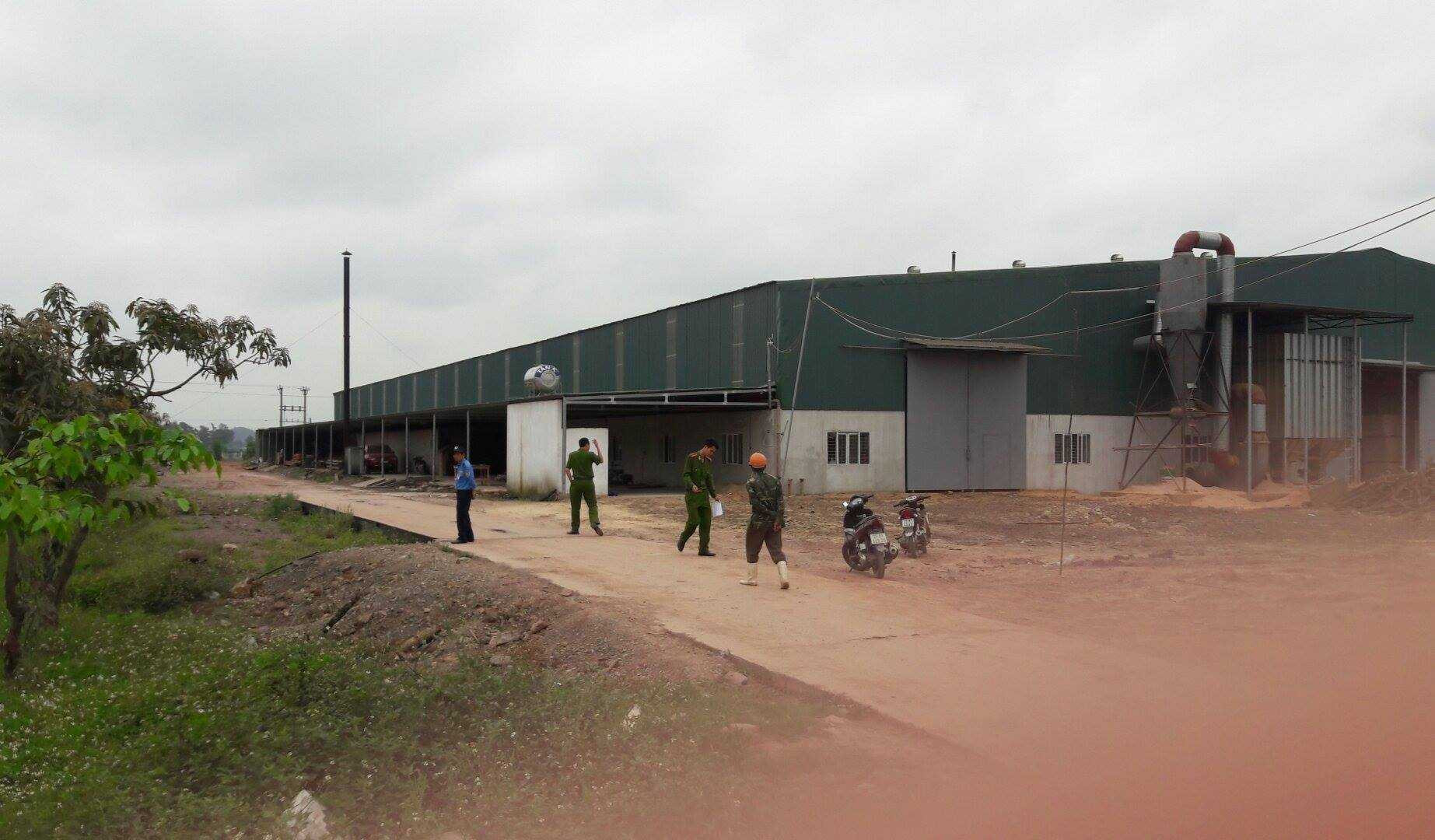 Phía bên ngoài hiện trường vụ nổ