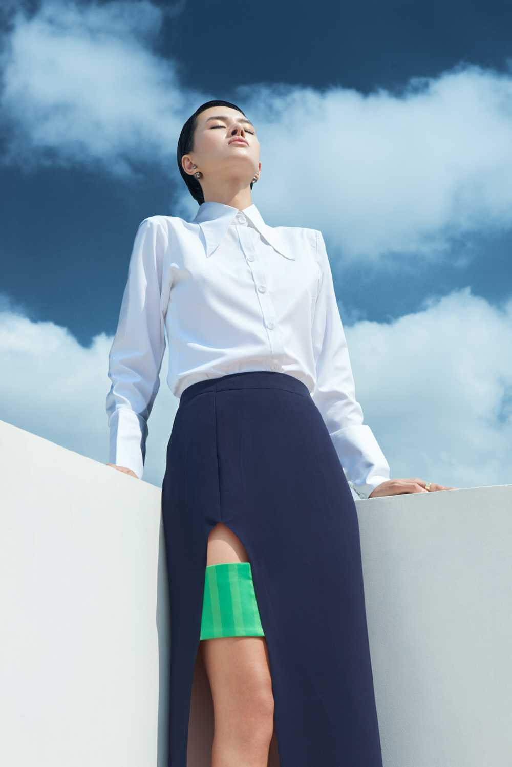 Hà Kino trong trang phục của Chad Nguyễn.