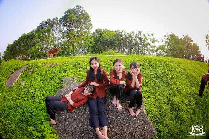 Bộ ảnh kỷ yếu “nông thôn” độc, lạ của học sinh Bắc Giang