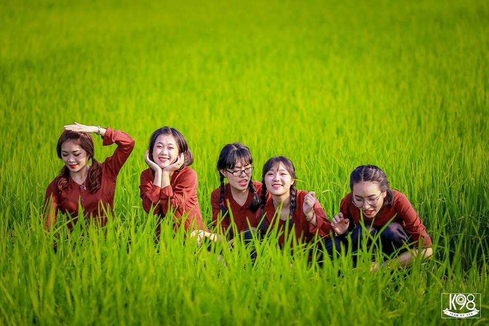 Bộ ảnh kỷ yếu “nông thôn” độc, lạ của học sinh Bắc Giang