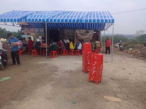 Gia đình làm đám tang cho nữ sinh Gia đình làm đám tang cho nữ sinh