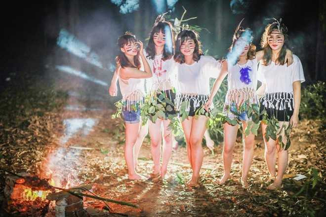 Nữ sinh Hà thành hóa thân thổ dân xinh đẹp trong bộ ảnh kỷ yếu