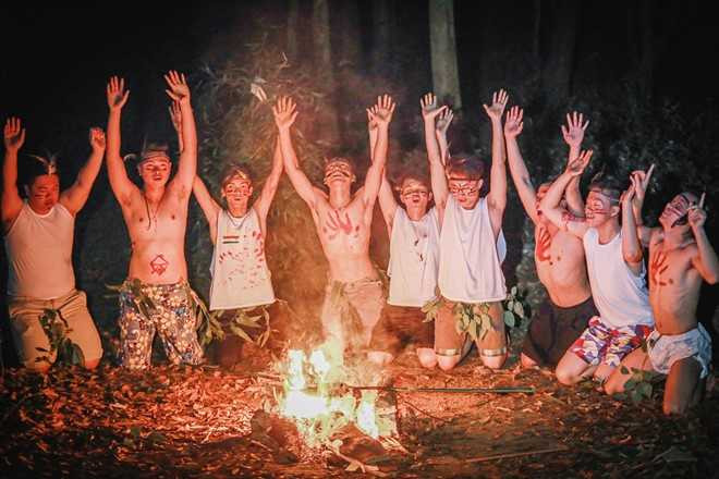 Nữ sinh Hà thành hóa thân thổ dân xinh đẹp trong bộ ảnh kỷ yếu