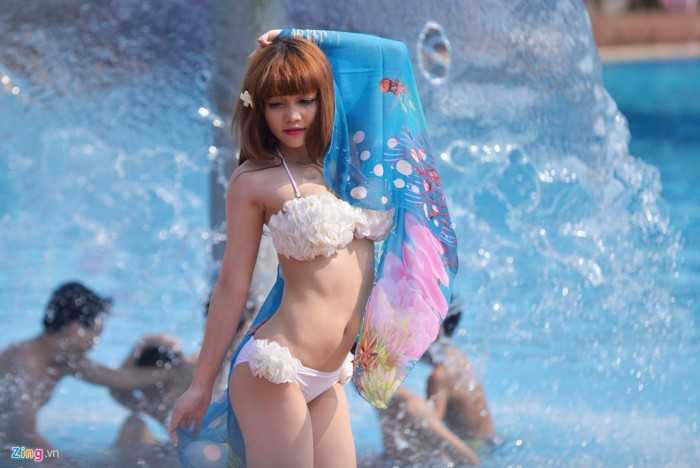 40 tay máy thực hành tại "Tiệc chụp ảnh bikini"