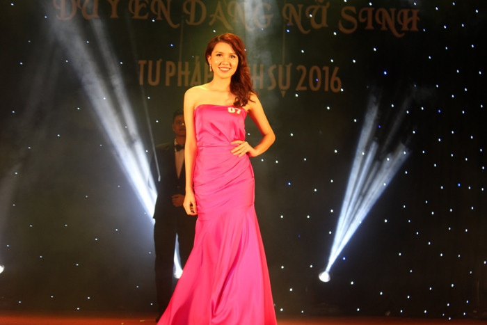 Nữ sinh rạng ngời trong chung kết "Duyên dáng Tư pháp Hình sự" 2016