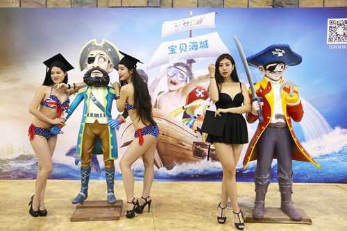 Nữ sinh TQ gây sốc khi mặc bikini chụp ảnh tốt nghiệp