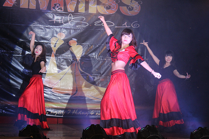 Miss anh Mr HUS 2016