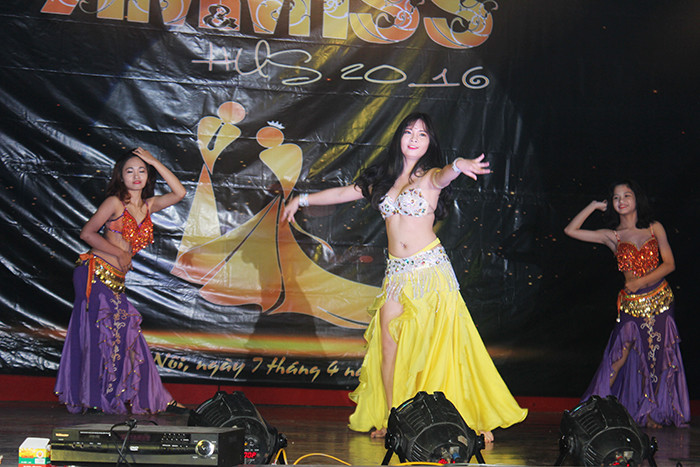 Miss anh Mr HUS 2016