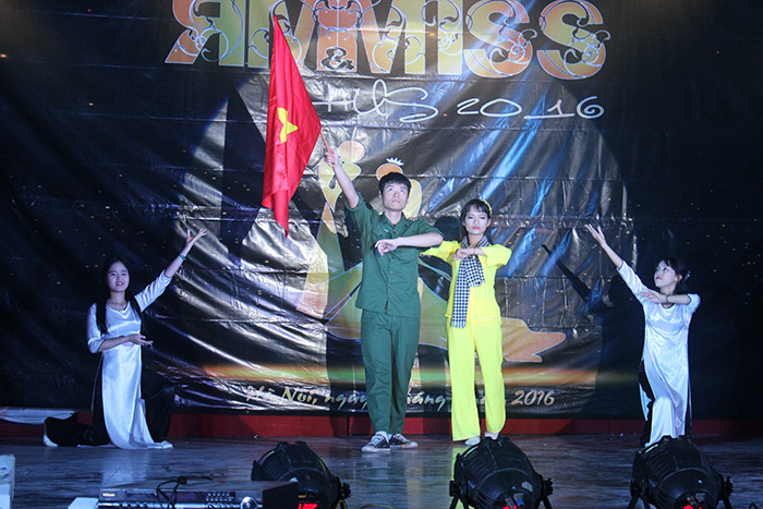 Miss anh Mr HUS 2016