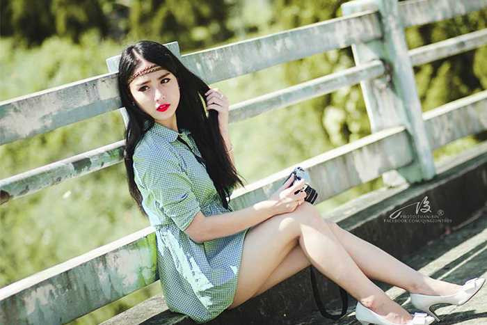 Nữ sinh xứ Huế xinh đẹp, mê hát dân ca