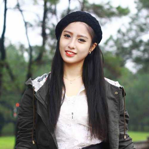 Nữ sinh xứ Huế xinh đẹp, mê hát dân ca