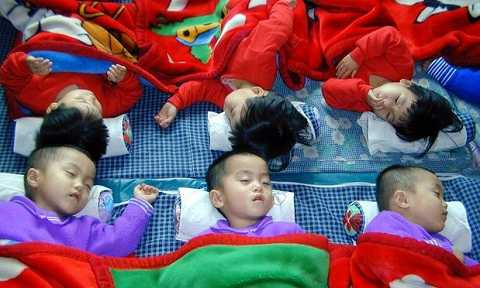 Việc mang thai ngoài ý muốn sẽ khiến bạn bị cả <a href='https://vtcnews.vn/xa-hoi.2.0.html' >xã hội</a> kỳ thị