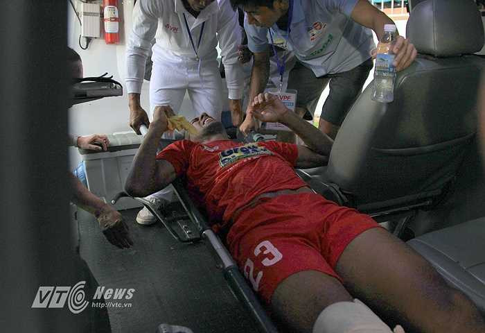 Osmar nghỉ đến hết mùa, HAGL tìm người thay thế