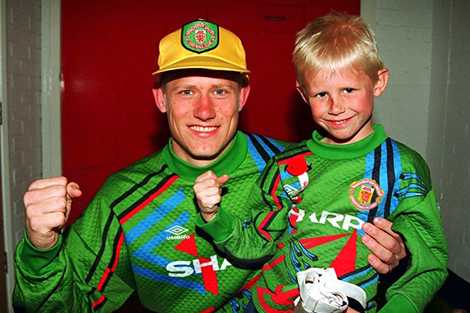 Kasper trong vòng tay của người cha vĩ đại