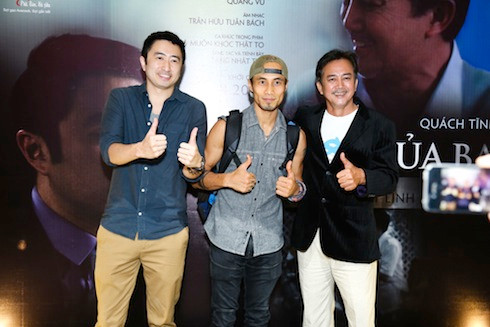 Phạm Anh Khoa và ê-kip làm phim.