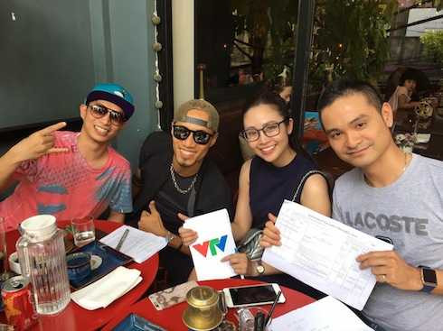 Phạm Anh Khoa và MC Thuỳ Linh dẫn dắt Cánh Diều Vàng.