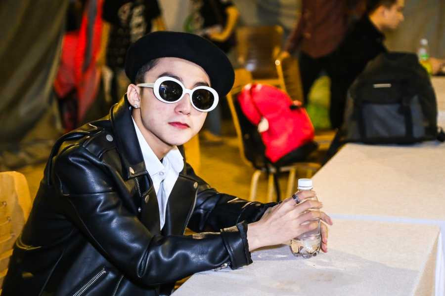 Phạm Quỳnh Anh chăm chút từng li từng tí cho Hoàng Thùy Linh