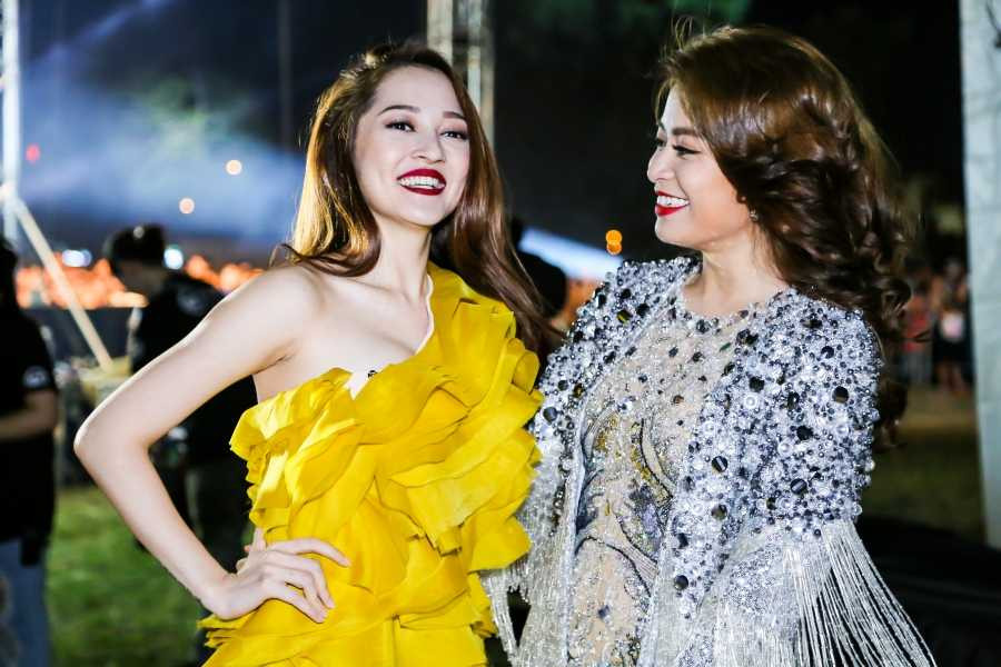 Phạm Quỳnh Anh chăm chút từng li từng tí cho Hoàng Thùy Linh