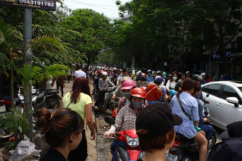 Dòng xe không thể di chuyển.