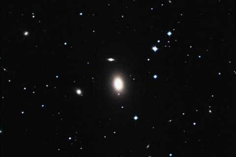 Các nhà khoa học tin rằng, sẽ còn rất nhiều hố đen khác nữa trong không gian. Ảnh UPI