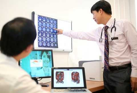 Bác sĩ Nguyễn Hoàng Hà cùng với ekip phẫu thuật tim Bệnh viện Đa khoa Quốc tế Vinmec Times đã thành công với nhiều ca mổ phức tạp Bác sĩ Nguyễn Hoàng Hà cùng với ekip phẫu thuật tim Bệnh viện Đa khoa Quốc tế Vinmec Times đã thành công với nhiều ca mổ phức tạp