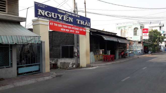 Phê bình vợ chồng thầy giáo bị tố 'sàm sỡ' nữ sinh