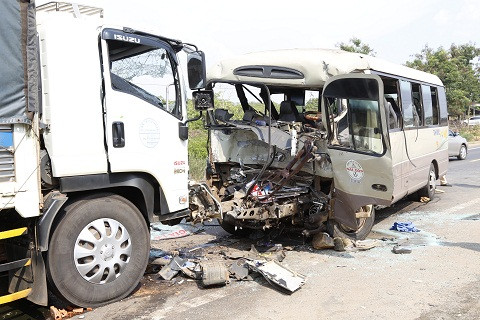 Hiện trường vụ tai nạn thảm khốc ở Đăk Nông.