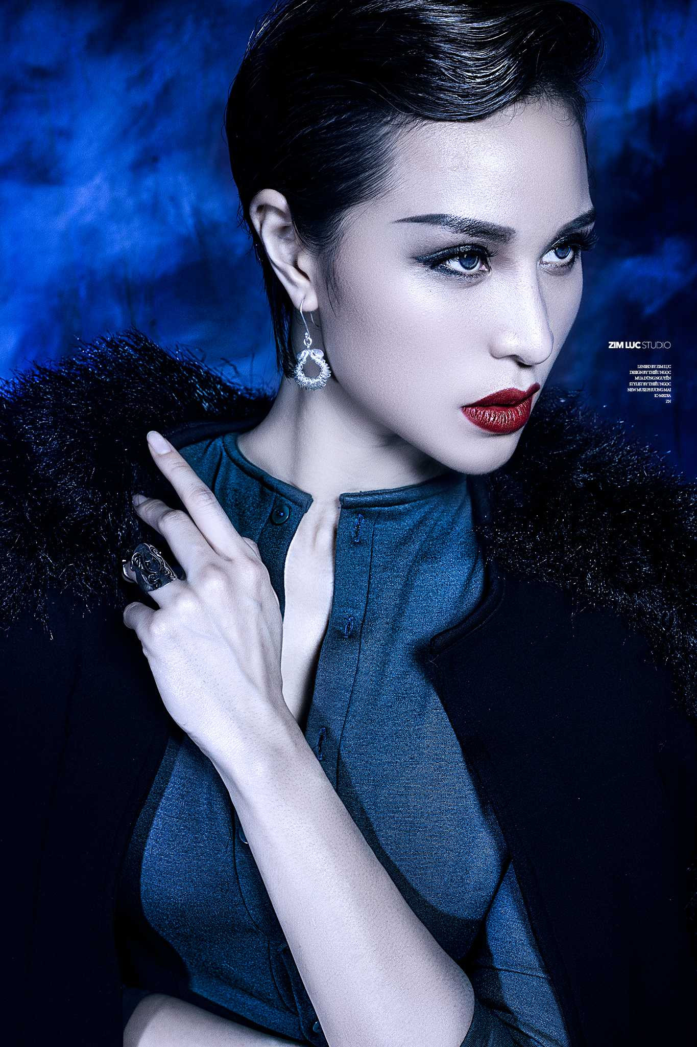 Phương Mai táo bạo trong trang phục bó sát, 'siêu' ngắn