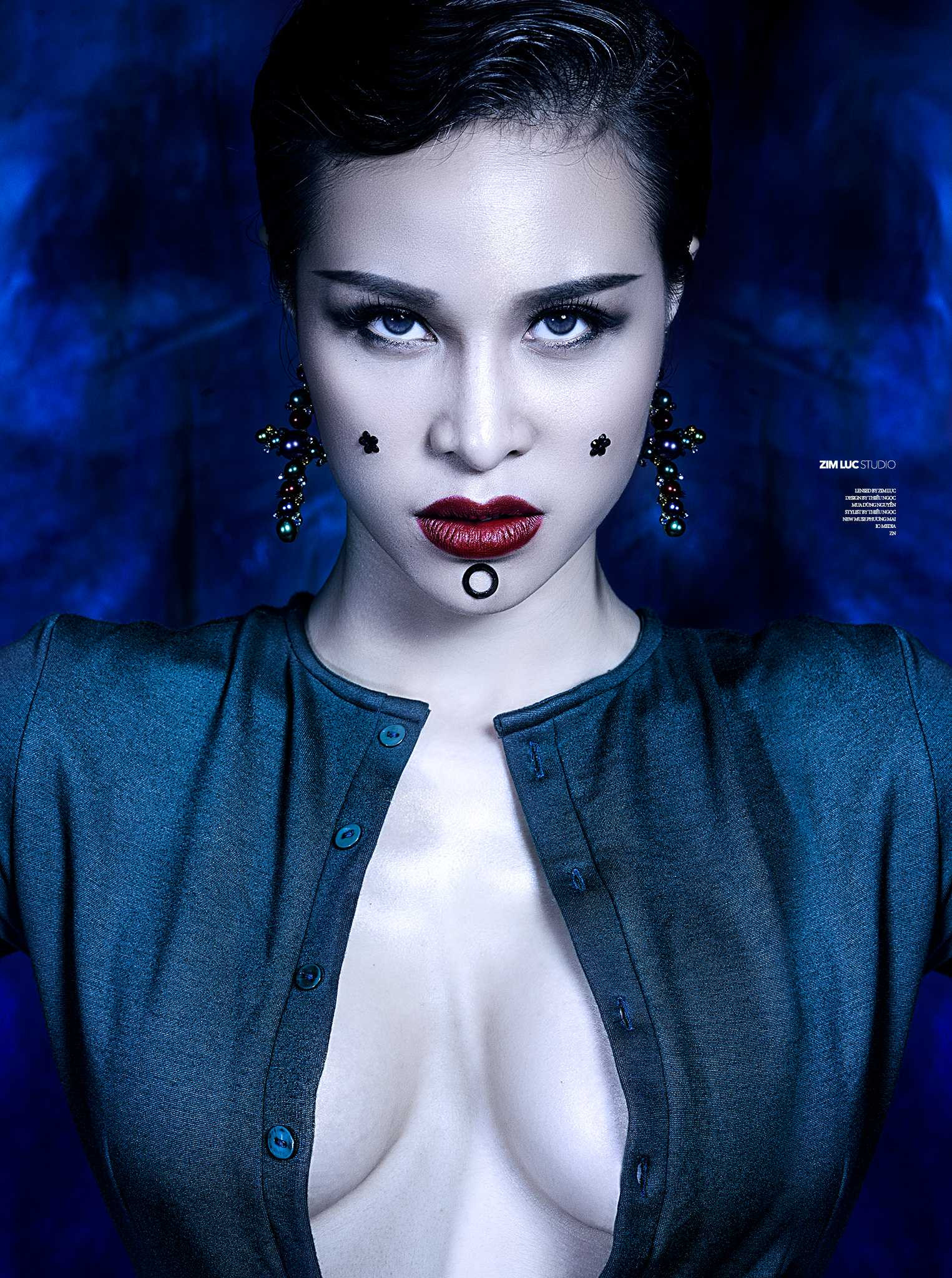 Phương Mai táo bạo trong trang phục bó sát, 'siêu' ngắn