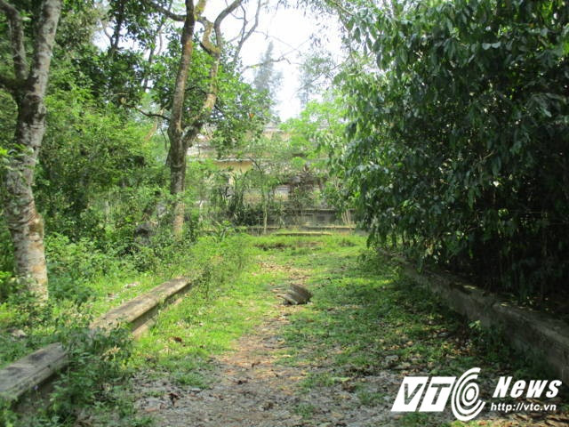 Lối vào khu biệt thư của bạo chúa miền Trung Ngô Đình Cẩn.