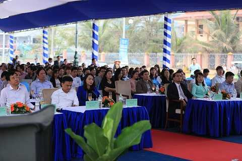 Lễ khánh thành thu hút sự tham dự của hơn 400 khách mời và người dân địa phương