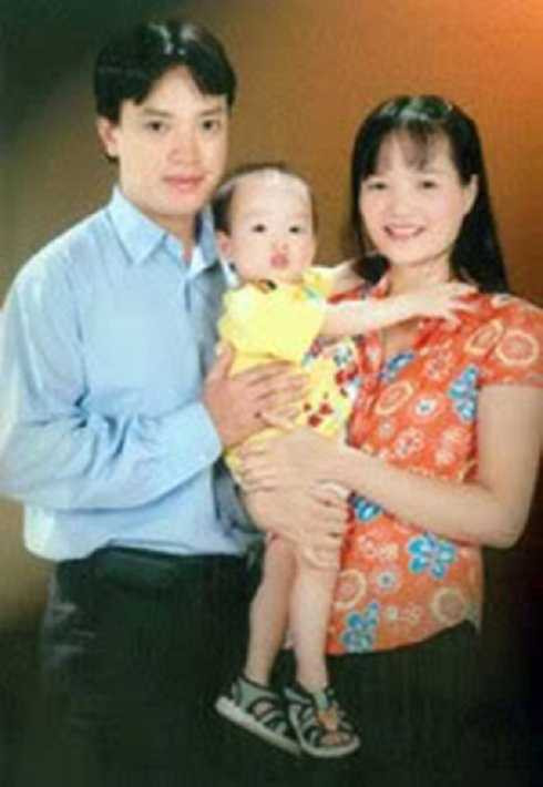 Sao phim '12A và 4H': Người lặn lội chữa bệnh hiếm gặp cho con, người rút khỏi showbiz