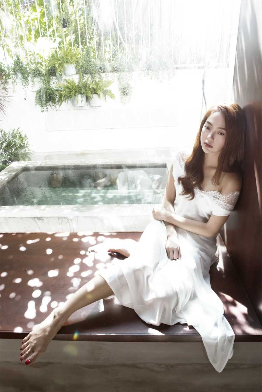 Sau 4 năm, Minh Hằng khoe tài dancesport trong MV mới