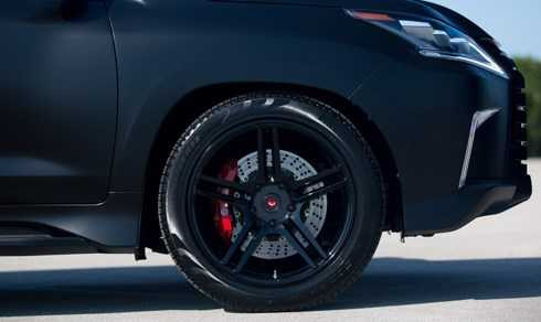 LX570 đời mới trình làng tại Pebble Beach năm ngoái. Động cơ hút khí tự nhiên, dung tích 5,7 lít V8 cho công suất 377 mã lực tại vòng tua máy 5.600 vòng/phút, và mô-men xoắn cực đại 534NM tại vòng tua máy 3.200 vòng/phút.