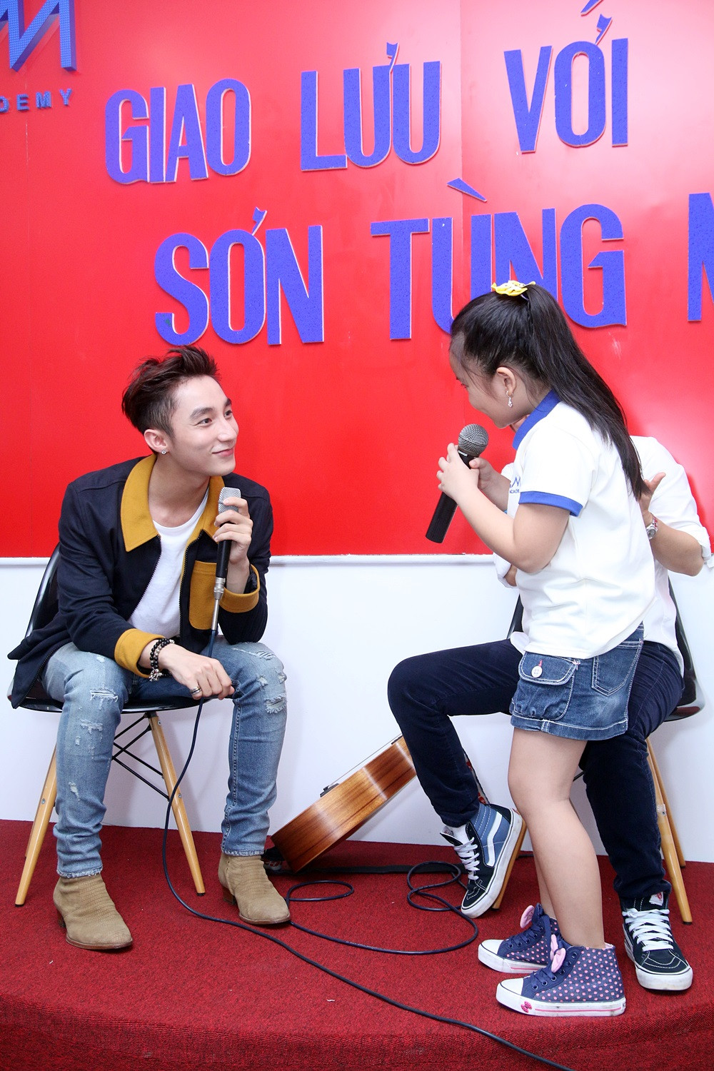 Sơn Tùng MTP từng cãi nhau với bố mẹ vì muốn đi hát