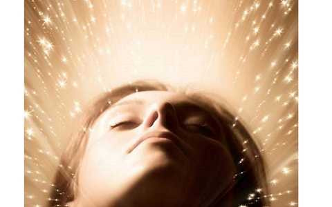 Người phụ nữ có khả năng lần theo dấu vết của người thất lạc qua giấc mơ của mình.