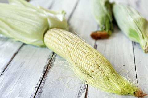 Râu ngô còn là một loại thuốc hỗn hợp của nhiều vitamin và các vi chất ở dạng tự nhiên Râu ngô còn là một loại thuốc hỗn hợp của nhiều vitamin và các vi chất ở dạng tự nhiên