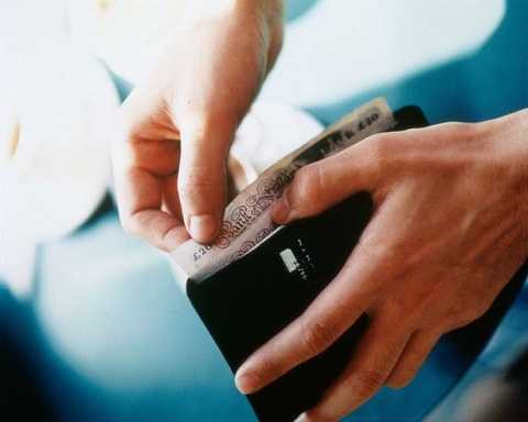 Hãy từ bỏ thói quen xấu này để bảo vệ sức khỏe của chính bạn. Ảnh The Mirror