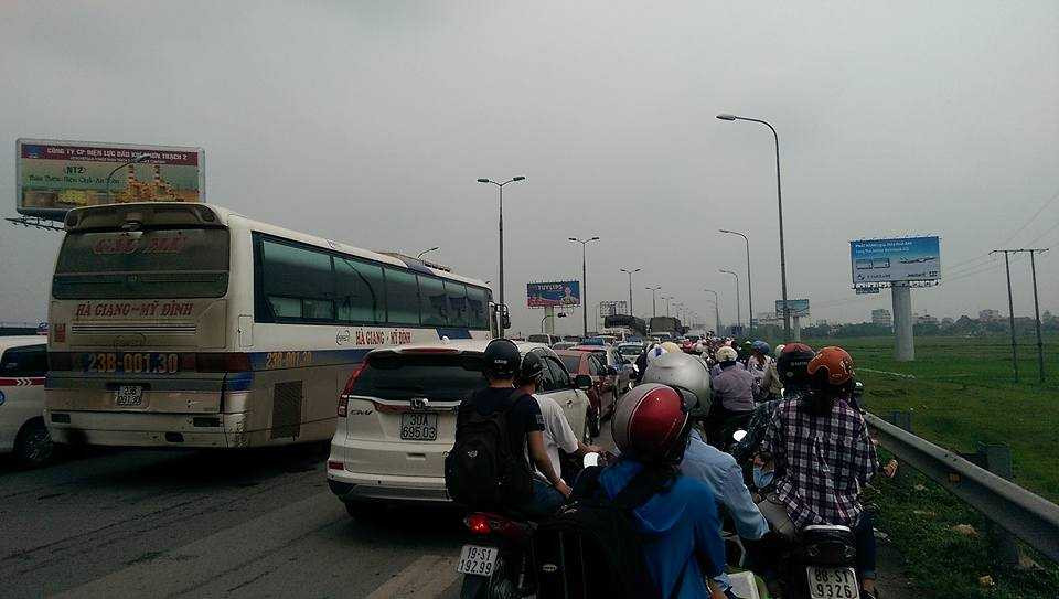 Tắc nghẽn kinh hoàng dịp lễ 30/4, cộng đồng mạng kêu trời