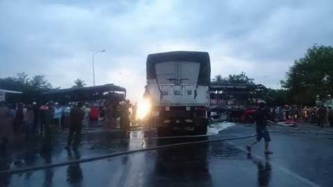 Vụ tai nạn khiến kẹt xe nhiều giờ trên tuyến quốc lộ Vụ tai nạn khiến kẹt xe nhiều giờ trên tuyến quốc lộ