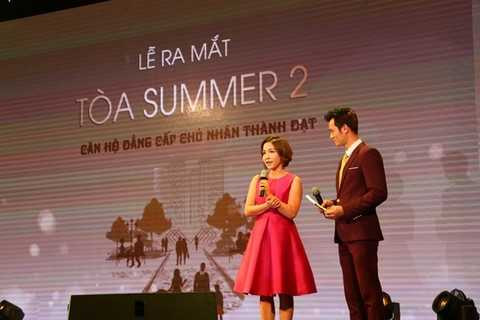 Ca sĩ Mỹ Linh phát biểu trong Lễ ra mắt tòa Summer 2 Ca sĩ Mỹ Linh phát biểu trong Lễ ra mắt tòa Summer 2