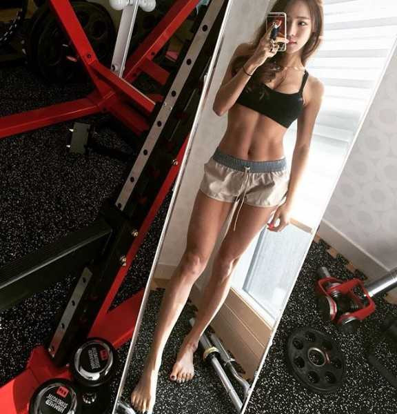 Thân hình nóng bỏng của bà mẹ 2 con gây sốt dân mạng