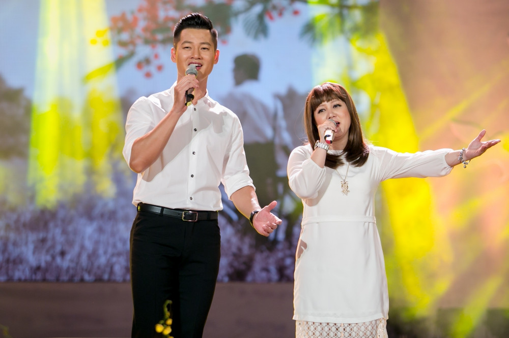 Thanh Duy làm MC ăn ý cùng cựu ca sỹ Ngọc Linh