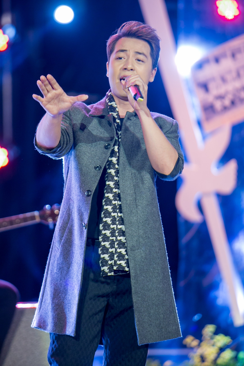 Thanh Duy làm MC ăn ý cùng cựu ca sỹ Ngọc Linh