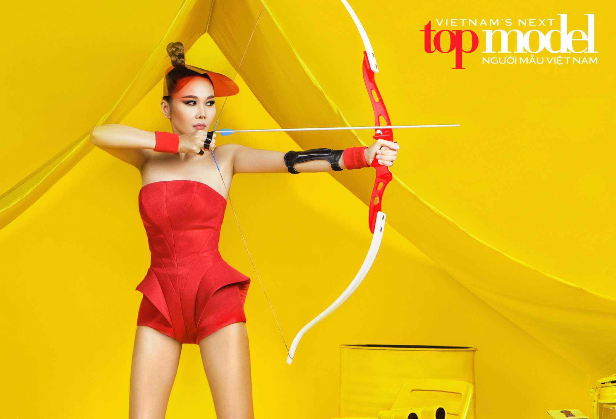 Thanh Hằng lần thứ 3 liên tiếp ngồi ghế nóng Vietnam Next Top Model