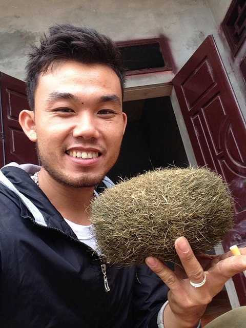 Gia đình anh Hùng rất mong muốn cơ quan chức năng đến tìm hiểu rõ hơn về vật thể lạ này.