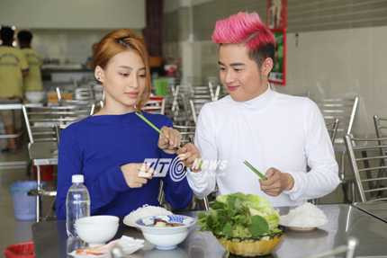 Ga lăng với bạn nữ