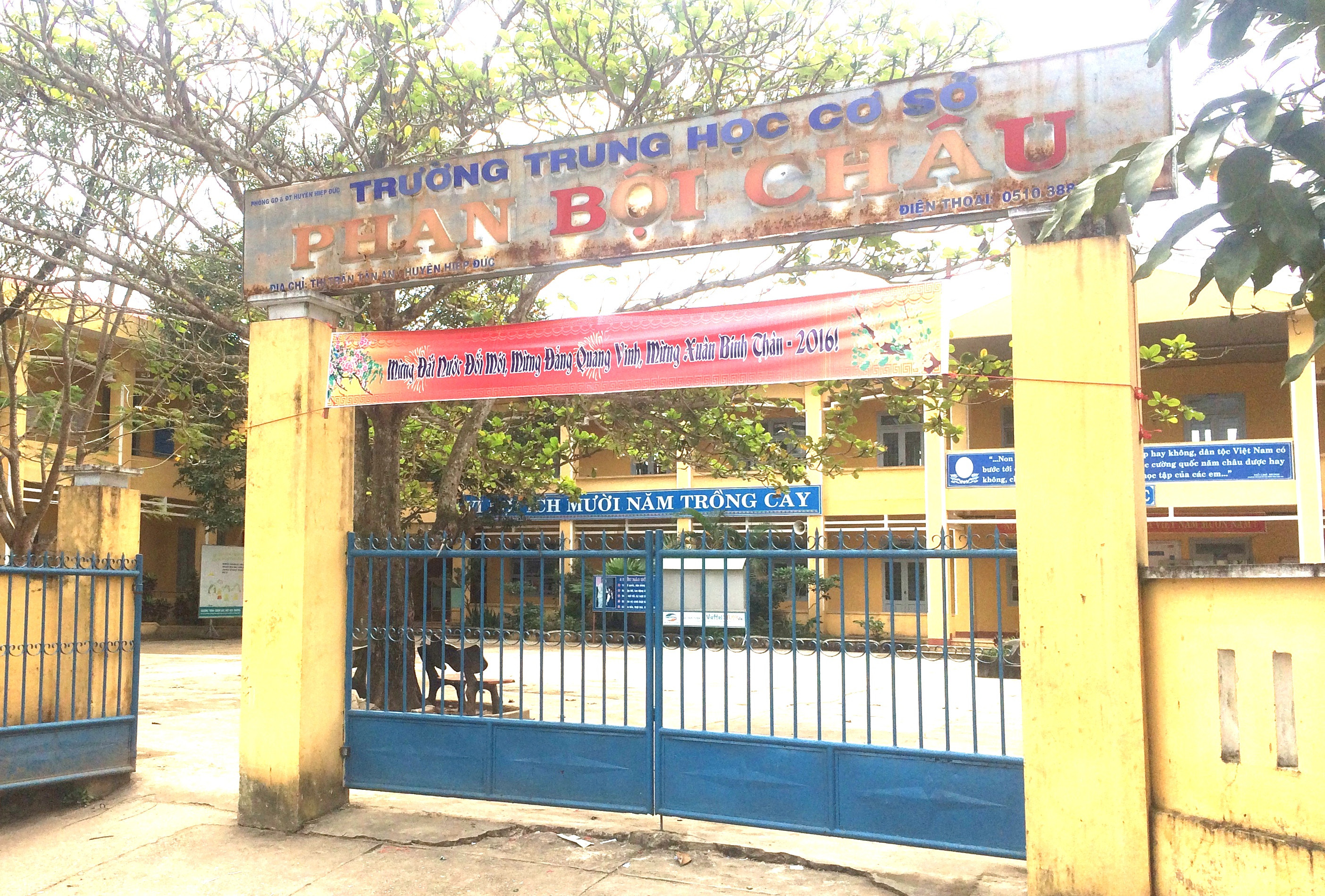 Trường THCS Phan Bội Châu, nơi xảy ra vụ nam sinh lớp 9 bị đánh chấn thương sọ não.