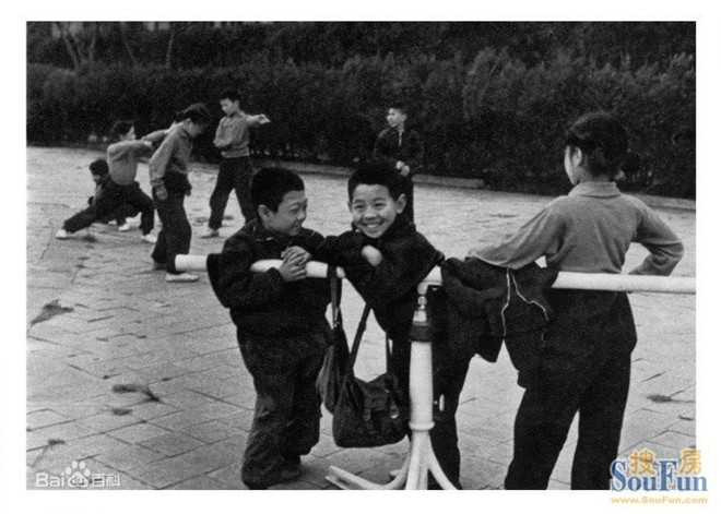 Tuy nhiên, cậu bé họ Lý ngày ấy chẳng chịu bỏ qua trò nghịch ngợm nào của bạn bè